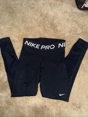 Nike Pro Black Small